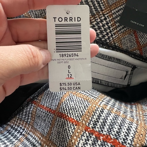 Torrid Pocket Pixie Flare Studio Luxe Ponte High-Rise Pants sz L NWT - Picture 4 of 5
